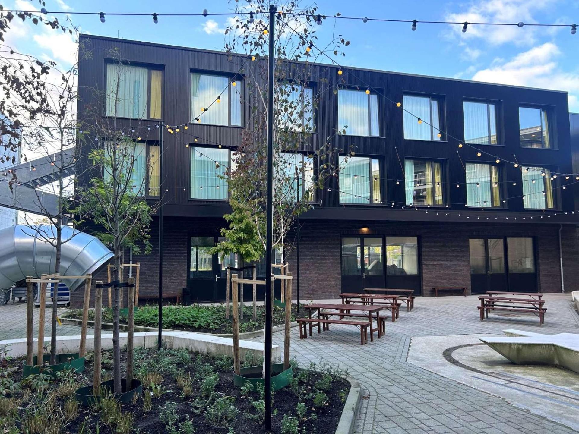 Moloko, Modern Designed Sleep & Shower Hotel In City Center, Digital Key By Sms Enschede Exterior foto