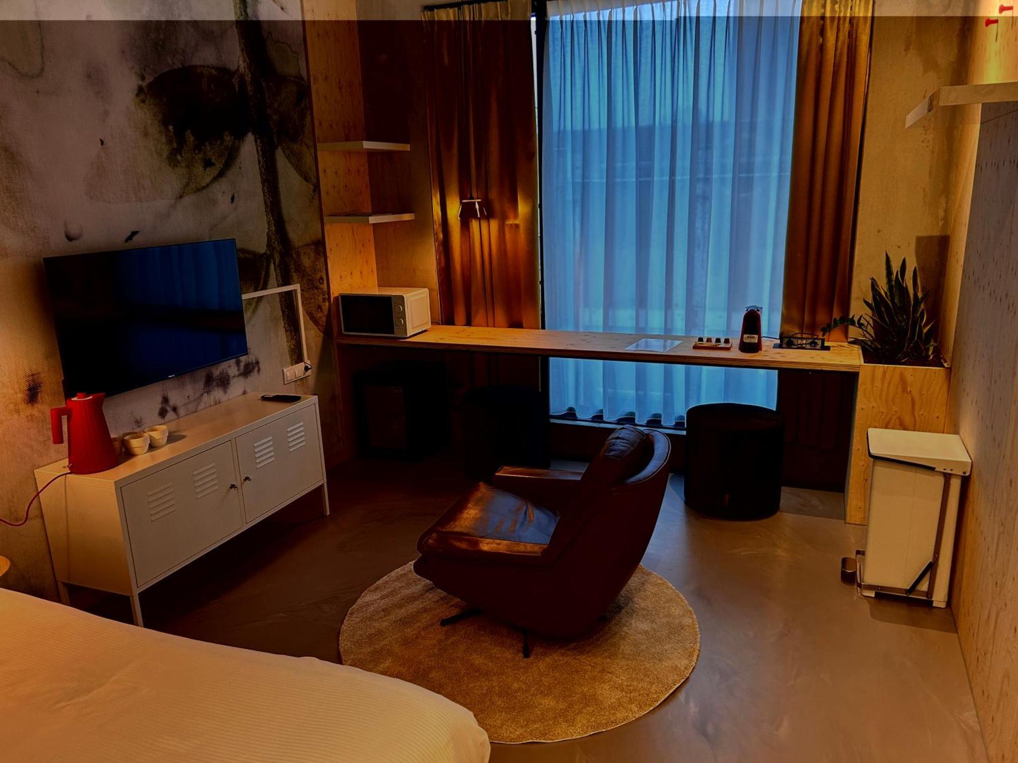 Moloko, Modern Designed Sleep & Shower Hotel In City Center, Digital Key By Sms Enschede Exterior foto