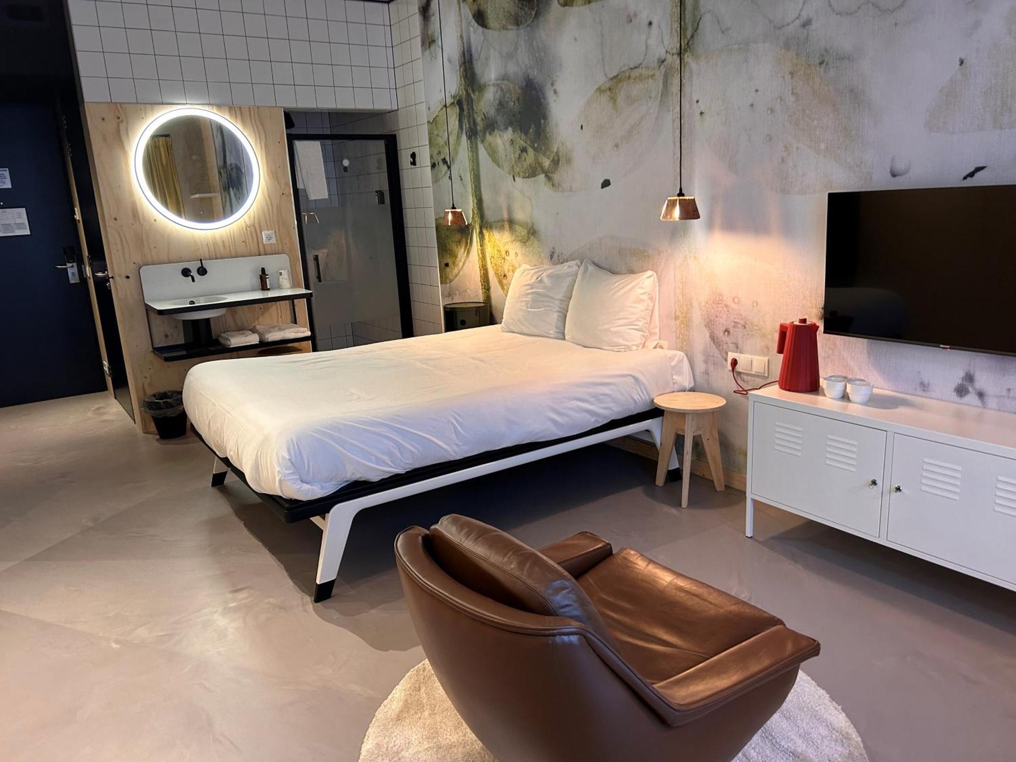 Moloko, Modern Designed Sleep & Shower Hotel In City Center, Digital Key By Sms Enschede Exterior foto